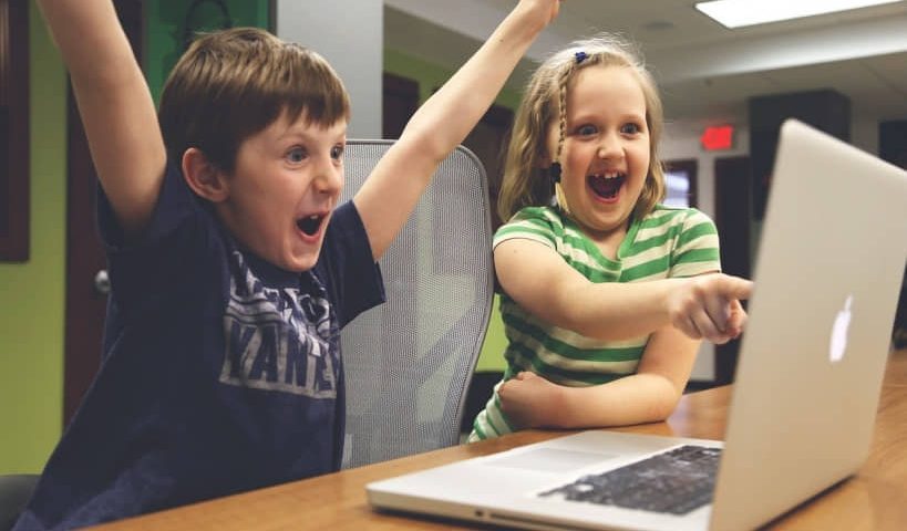 Niños Con Laptop